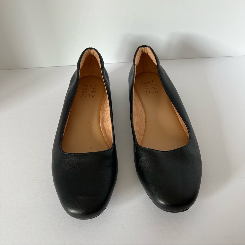 Naturalizer round toe black ballet flats women’s size 7